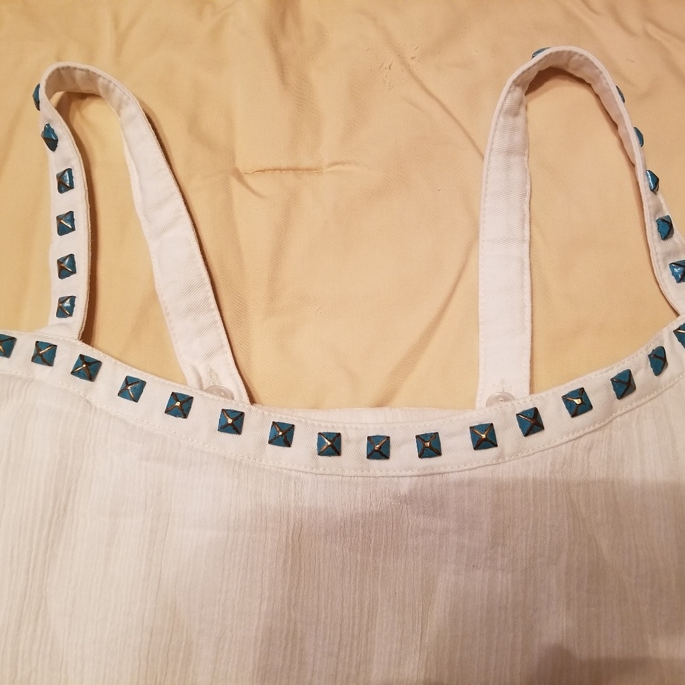 Cold Shoulder top - Picture 2 of 3